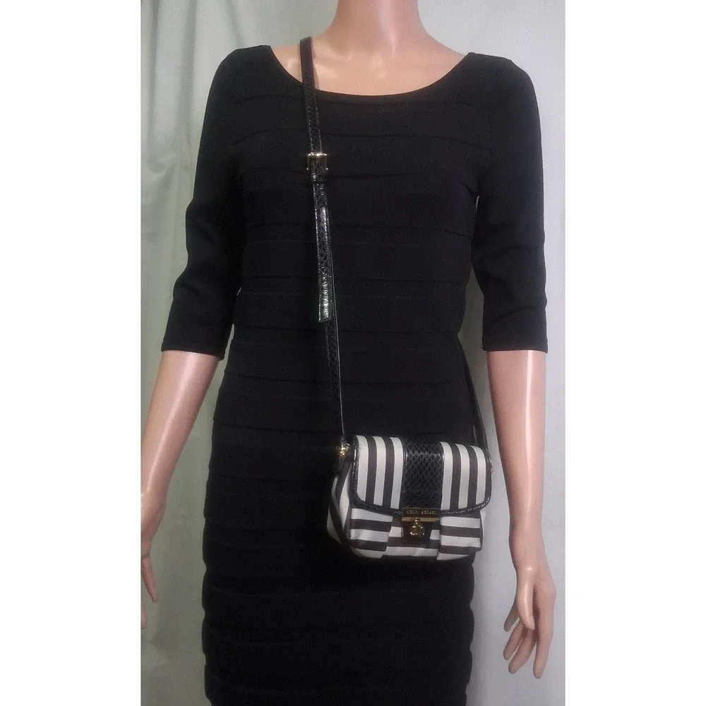Henri Bendel Crossbody Bag Black and Gray Stripe Pink Lining Turn Lock Dust Bag - Picture 6 of 10